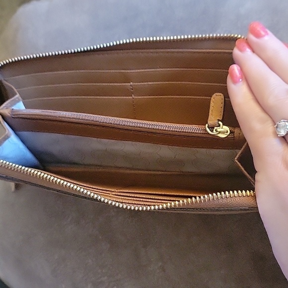 MICHAEL KORS 1990s Camel Brown Large Jet Set Travel Leather Wallet E-1303 - Picture 7 of 9